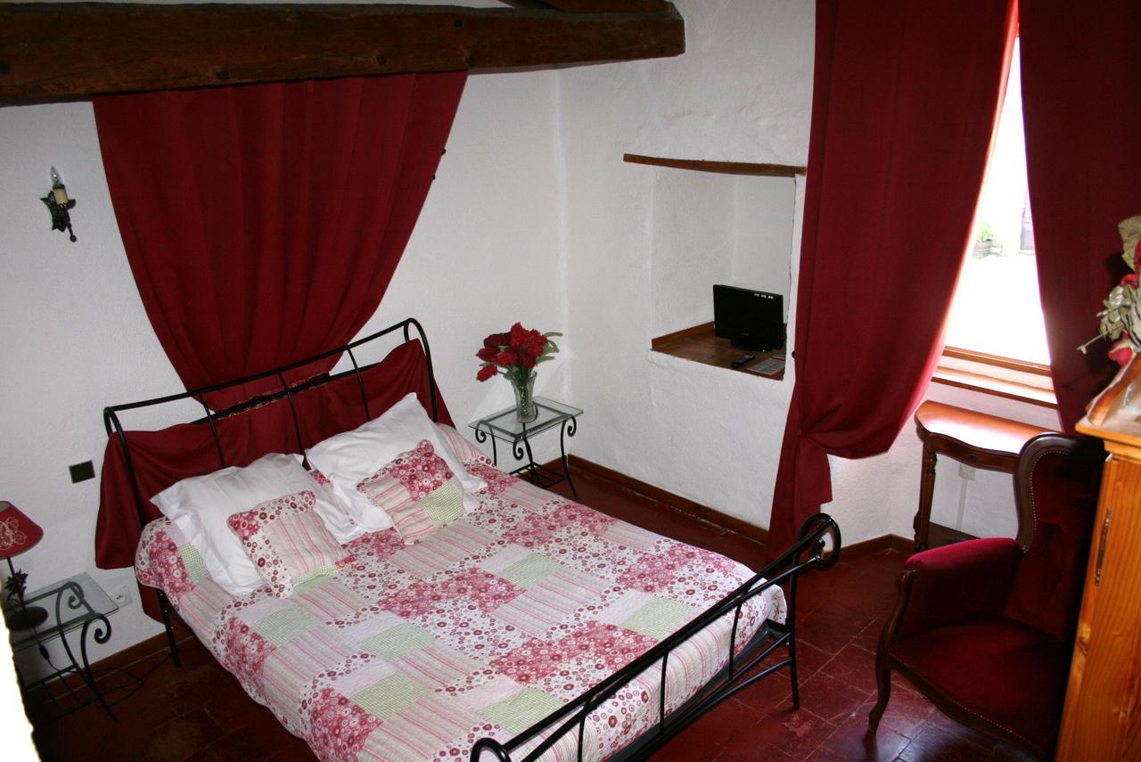 Castel Chambres, Château De 3*